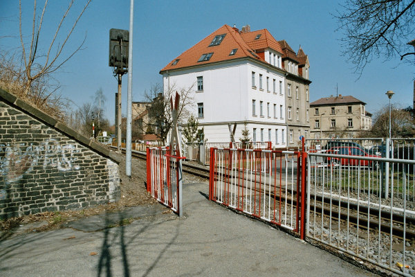 &Uuml;bergang mit dem Signal f&uuml;r Zittau Hp.