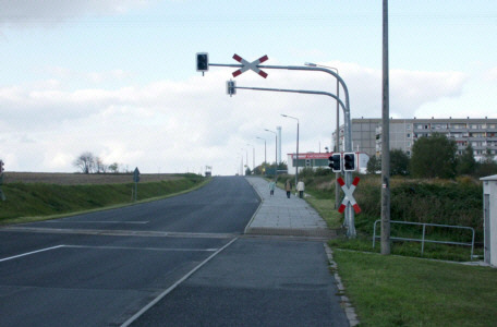 The level crossing near the new construction area / open-air bath Olbersdorf