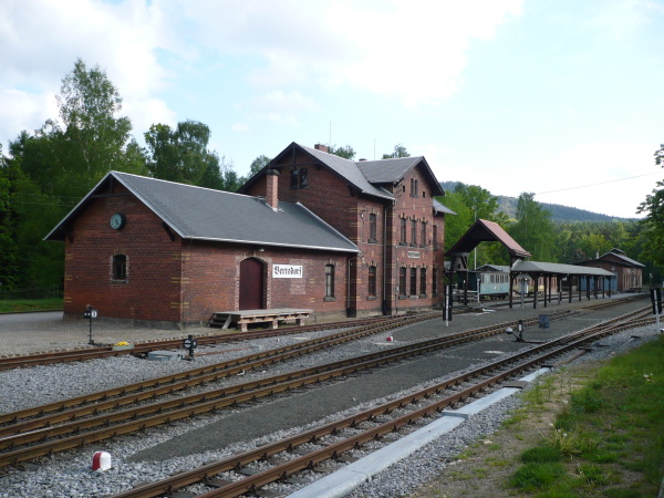 The station building and the station area in 2009